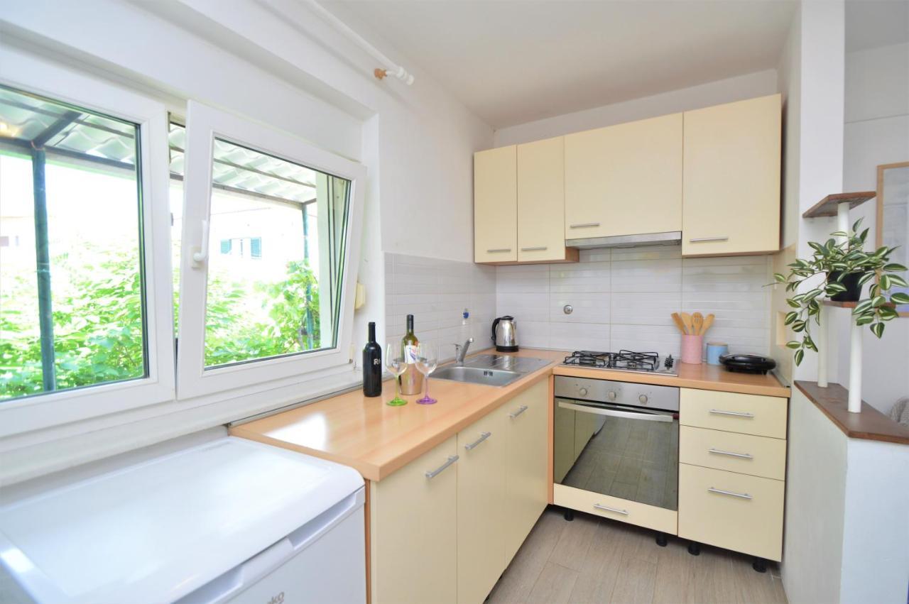 Apartment Vinea-Parking Included Sibenik Exterior photo